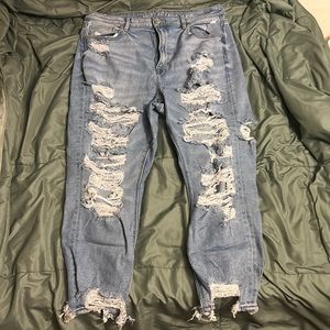 BRAND NEW AMERICAN EAGLE JEANS! Never worn, perfect condition, and super cute!